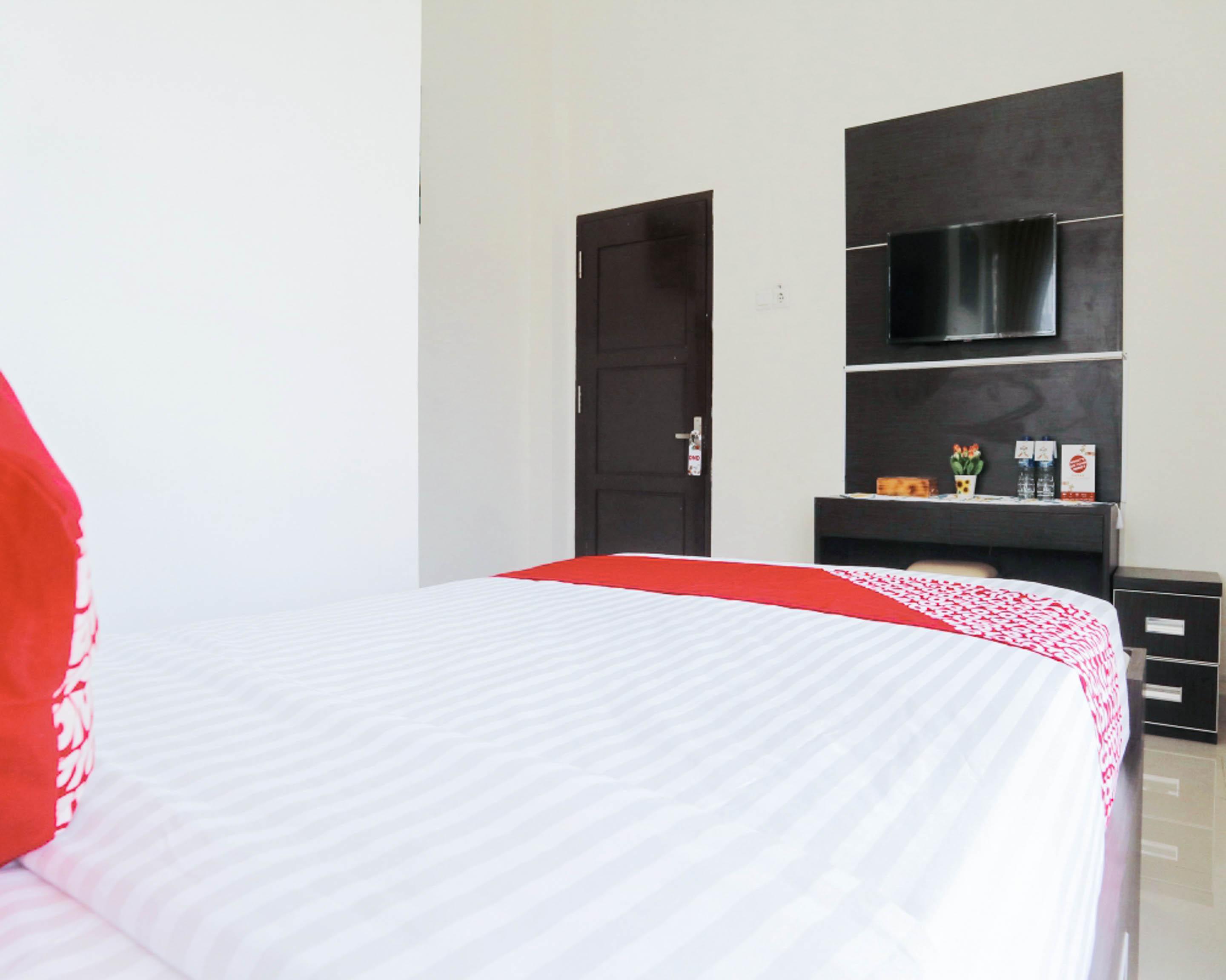 Oyo 1326 Mahakam Guest House Padang  Ngoại thất bức ảnh