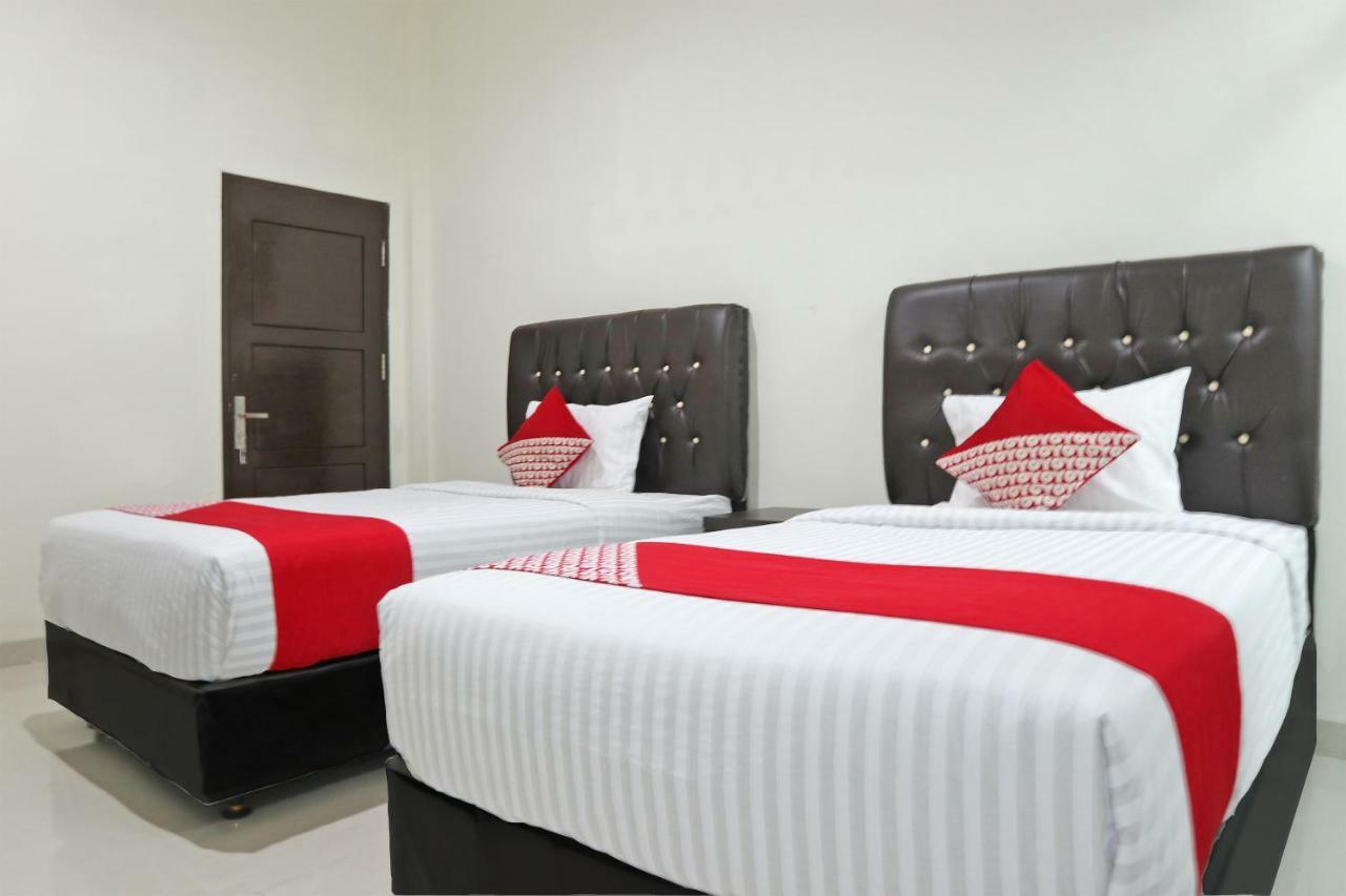 Oyo 1326 Mahakam Guest House Padang  Ngoại thất bức ảnh